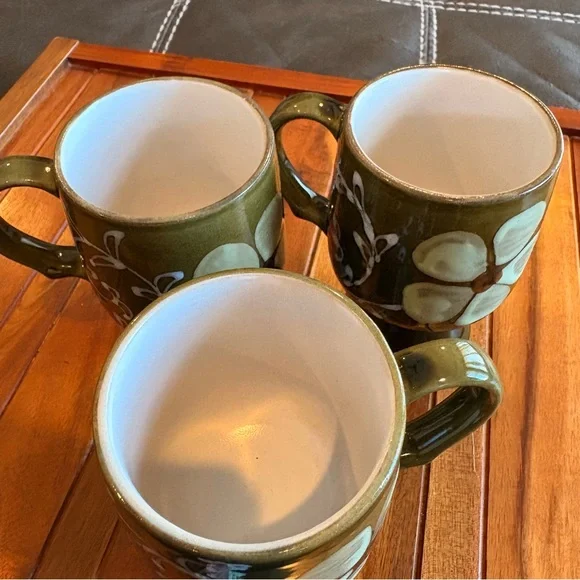 Vintage 1970 s Glazed Footed Coffee Mugs (3)
